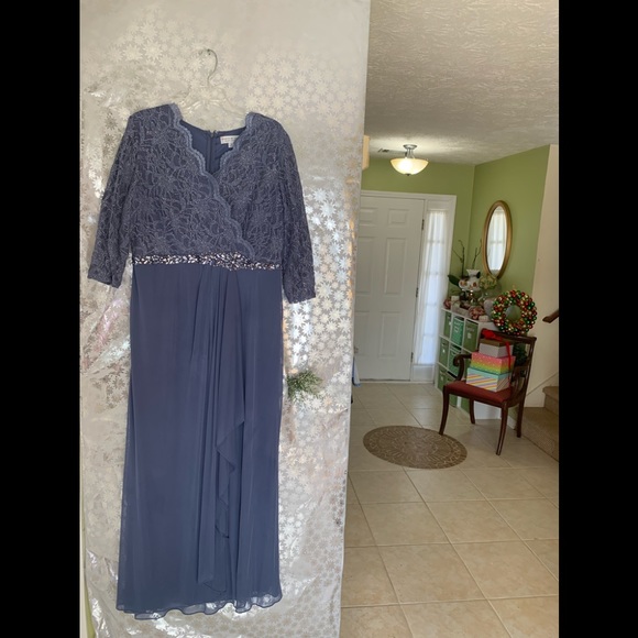 🌞RESERVED🌞JACKIE JON WOMENS GOWN Sz 18 - Picture 2 of 8